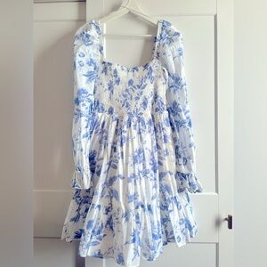 & Other Stories floral dress provides a touch of elegance and sophistication